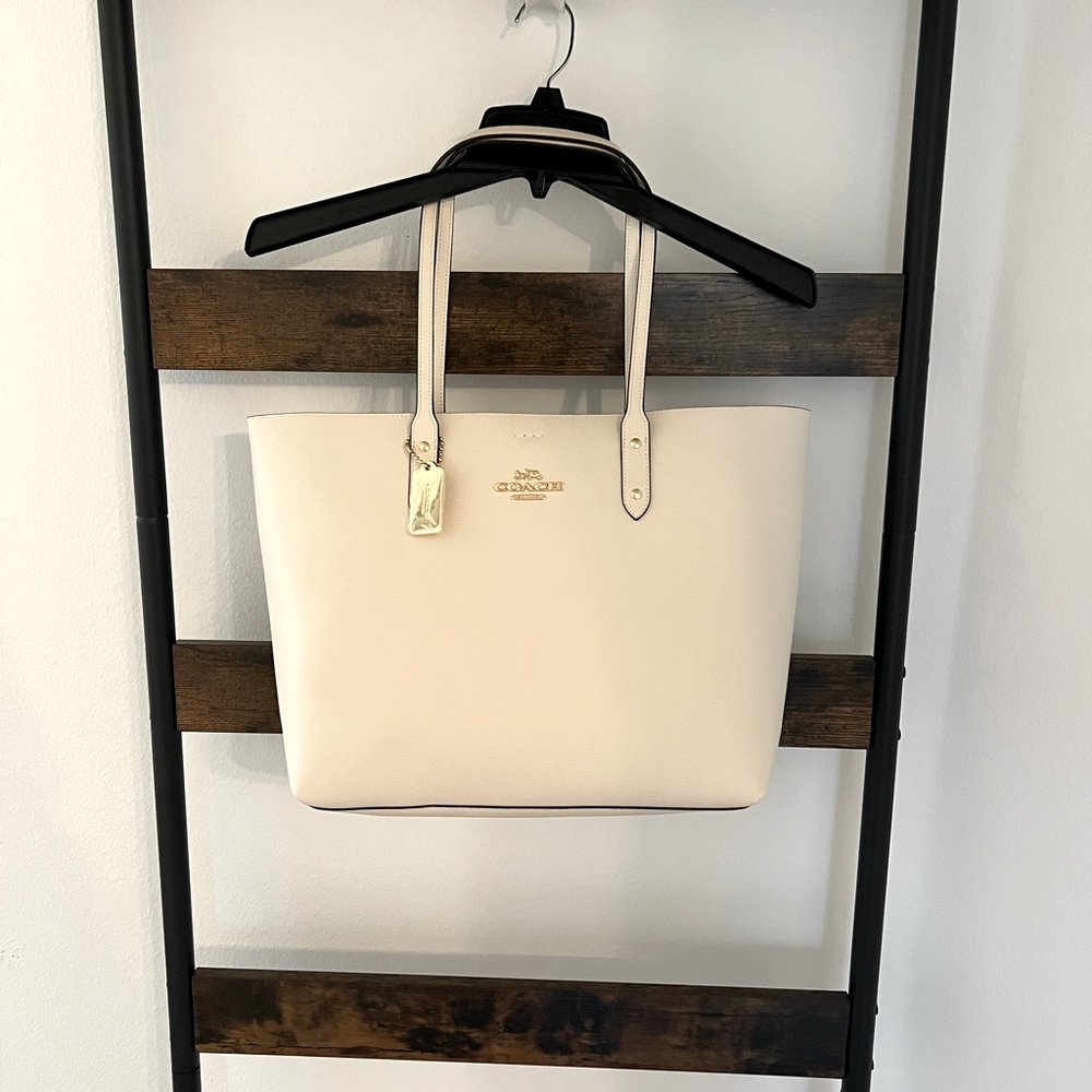 Coach 72673 Town tote cream Leather Large Shoulder Bag Pebbled Gold Chalk